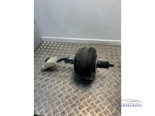 Gebruikte Rembekrachtiger Mercedes Vito (639.6) 2.2 113 CDI 16V Euro 5 Prijs € 73,00 Margeregeling aangeboden door Autodemontagebedrijf Middelburg B.V