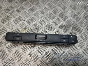 Gebruikte Regelunit Multi Media Mercedes Sprinter 3,5t (907.6/910.6) 314 CDI 2.1 D FWD Prijs € 74,00 Margeregeling aangeboden door Autodemontagebedrijf Middelburg B.V