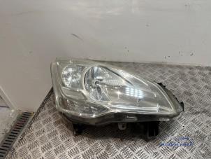 Gebruikte Koplamp rechts Citroen Berlingo 1.6 Hdi 75 Prijs € 64,00 Margeregeling aangeboden door Autodemontagebedrijf Middelburg B.V