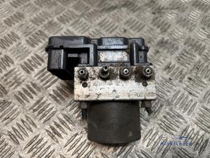 Gebruikte ABS Pomp Peugeot Partner (GC/GF/GG/GJ/GK) 1.6 HDI 75 Phase 1 Prijs € 156,00 Margeregeling aangeboden door Autodemontagebedrijf Middelburg B.V