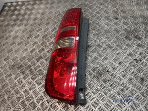 Gebruikte Achterlicht links Hyundai H-300 2.5 CRDi Prijs € 80,00 Margeregeling aangeboden door Autodemontagebedrijf Middelburg B.V