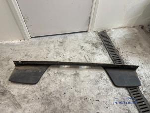 Gebruikte Treeplank achter Volkswagen Amarok 2.0 BiTDI 16V 163 Prijs op aanvraag aangeboden door Autodemontagebedrijf Middelburg B.V