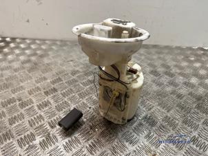 Gebruikte Tank element Pomp BMW Mini One/Cooper (R50) 1.6 16V One Prijs € 23,00 Margeregeling aangeboden door Autodemontagebedrijf Middelburg B.V