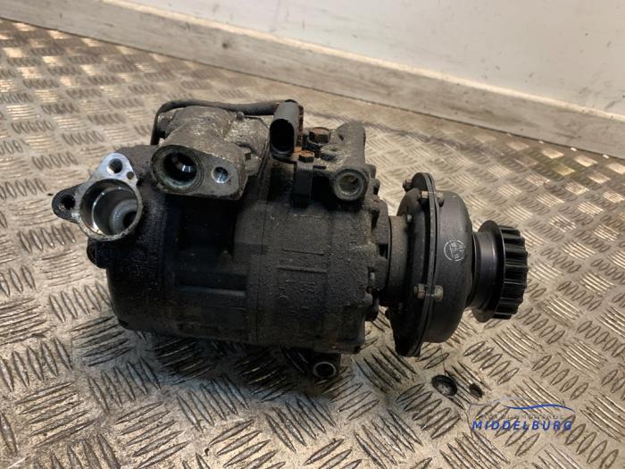 Gebruikte Aircopomp Volkswagen Transporter T5 2.5 TDi PF Prijs € 93,00 Margeregeling aangeboden door Autodemontagebedrijf Middelburg B.V