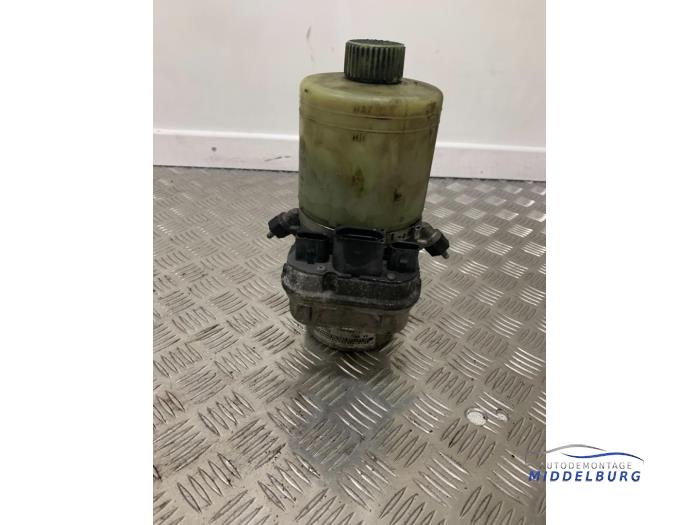 Gebruikte Servopomp Volkswagen Polo IV (9N1/2/3) 1.4 TDI 70 Prijs € 24,00 Margeregeling aangeboden door Autodemontagebedrijf Middelburg B.V