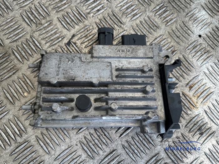 Gebruikte Start/Stop computer Peugeot 308 SW (L4/L9/LC/LJ/LR) 1.2 12V e-THP PureTech 130 Prijs € 18,00 Margeregeling aangeboden door Autodemontagebedrijf Middelburg B.V