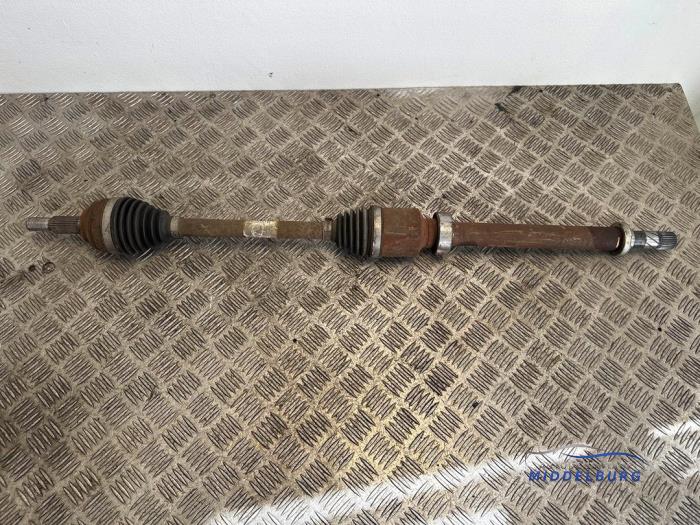 Gebruikte Aandrijfas rechts-voor Renault Clio IV (5R) 0.9 Energy TCE 90 12V Prijs € 24,00 Margeregeling aangeboden door Autodemontagebedrijf Middelburg B.V