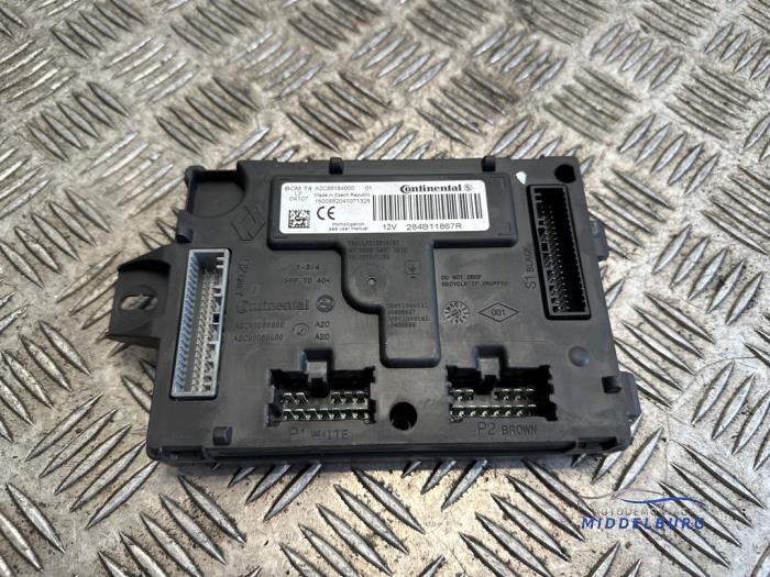 Gebruikte Computer Body Control Renault Clio IV Estate/Grandtour (7R) 0.9 Energy TCE 12V Prijs € 19,00 Margeregeling aangeboden door Autodemontagebedrijf Middelburg B.V