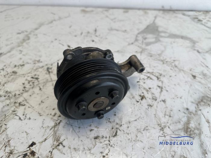 Gebruikte Waterpomp Ford Focus 3 Wagon 1.0 Ti-VCT EcoBoost 12V 100 Prijs € 19,00 Margeregeling aangeboden door Autodemontagebedrijf Middelburg B.V