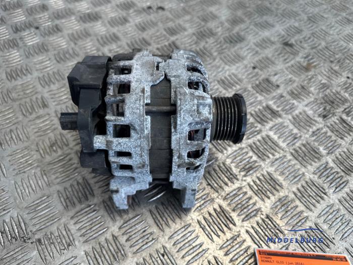 Gebruikte Dynamo Renault Clio IV Estate/Grandtour (7R) 0.9 Energy TCE 12V Prijs € 23,00 Margeregeling aangeboden door Autodemontagebedrijf Middelburg B.V