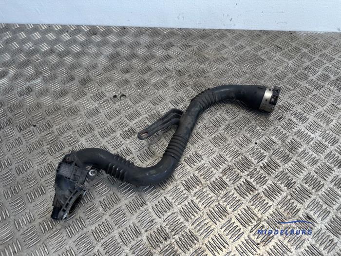 Gebruikte Intercooler Slang Renault Clio IV (5R) 0.9 Energy TCE 90 12V Prijs € 19,00 Margeregeling aangeboden door Autodemontagebedrijf Middelburg B.V
