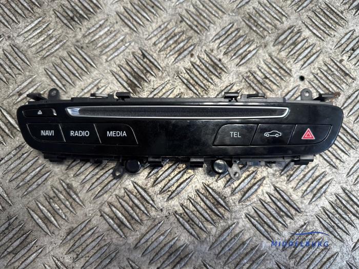 Gebruikte Bediening boordcomputer Mercedes C Estate (S205) C-220 CDI BlueTEC, C-220 d 2.2 16V Prijs € 24,00 Margeregeling aangeboden door Autodemontagebedrijf Middelburg B.V