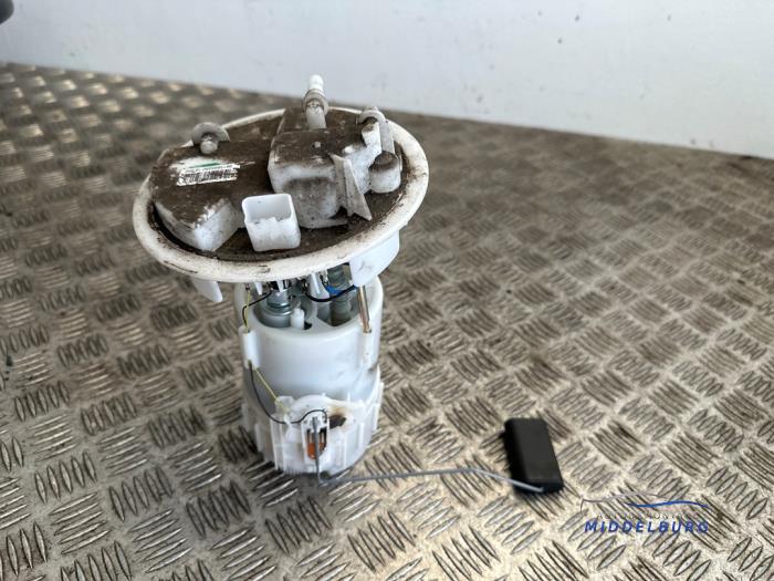 Gebruikte Tank element Pomp Opel Crossland (X) 1.2 12V Prijs € 34,00 Margeregeling aangeboden door Autodemontagebedrijf Middelburg B.V
