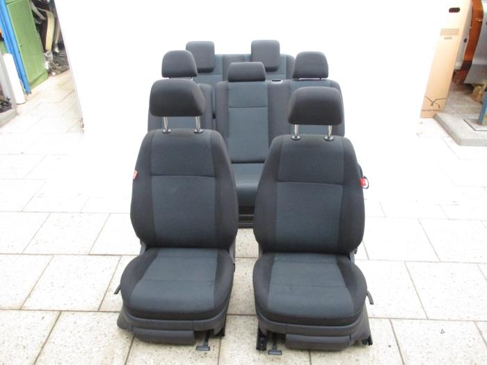 Seats + rear seat (complete) for Volkswagen Caddy 2K5885103 Stoelen+Bank (compleet) voor Volkswagen Caddy abc parts.nl