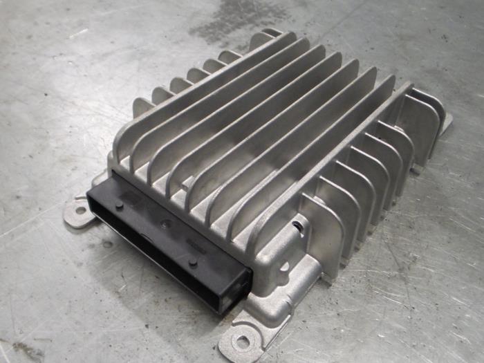 Alfa Romeo GT Radio versterker