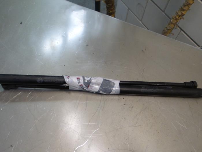 Alfa Romeo Giulietta Gasdemper Motorkap links