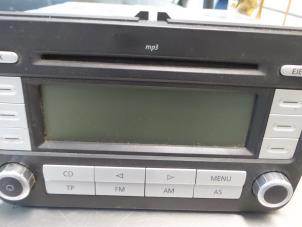 Gebruikte Radio CD Speler Volkswagen Caddy III (2KA,2KH,2CA,2CH) 1.9 TDI Prijs € 85,00 Margeregeling aangeboden door A.T.S. van de Wiel