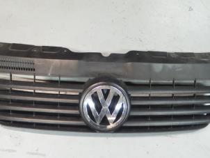 Gebruikte Grille Volkswagen Transporter T5 1.9 TDi Prijs € 40,00 Margeregeling aangeboden door A.T.S. van de Wiel