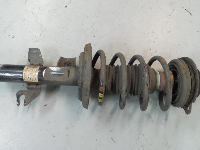 Alfa Romeo Giulietta Schokdemperpoot rechts-voor