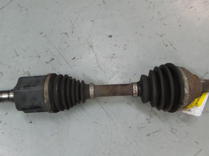 Alfa Romeo 159 Aandrijfas links-voor