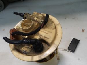 Gebruikte Tank element Pomp Alfa Romeo 159 Sportwagon (939BX) 1.9 JTDm 16V Prijs € 85,00 Margeregeling aangeboden door A.T.S. van de Wiel