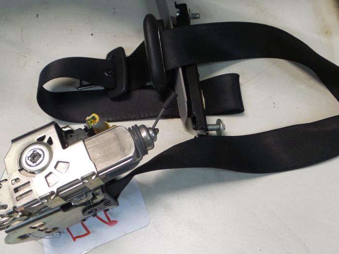 Alfa Romeo GT Gordelspanner links