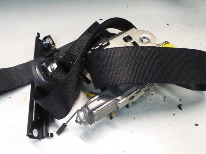 Alfa Romeo GT Gordelspanner rechts