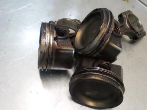 Gebruikte Zuiger Alfa Romeo MiTo (955) 1.4 TB 16V Prijs € 185,00 Margeregeling aangeboden door A.T.S. van de Wiel