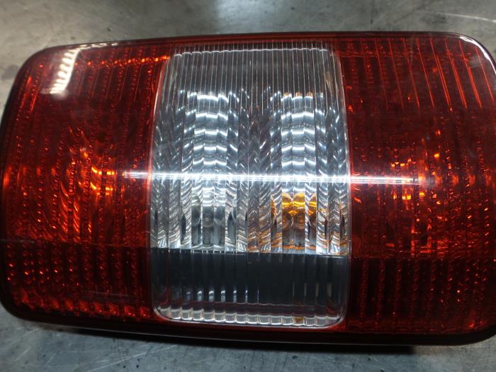 Volkswagen Caddy Achterlicht links