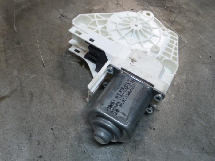 Audi A1 Raammotor Portier