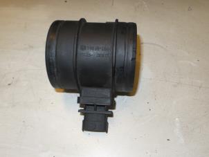 Gebruikte Luchthoeveelheidsmeter Alfa Romeo 159 Sportwagon (939BX) 2.4 JTDm 20V Prijs € 40,00 Margeregeling aangeboden door A.T.S. van de Wiel