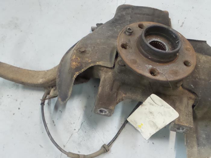 Alfa Romeo 159 Fusee links-voor