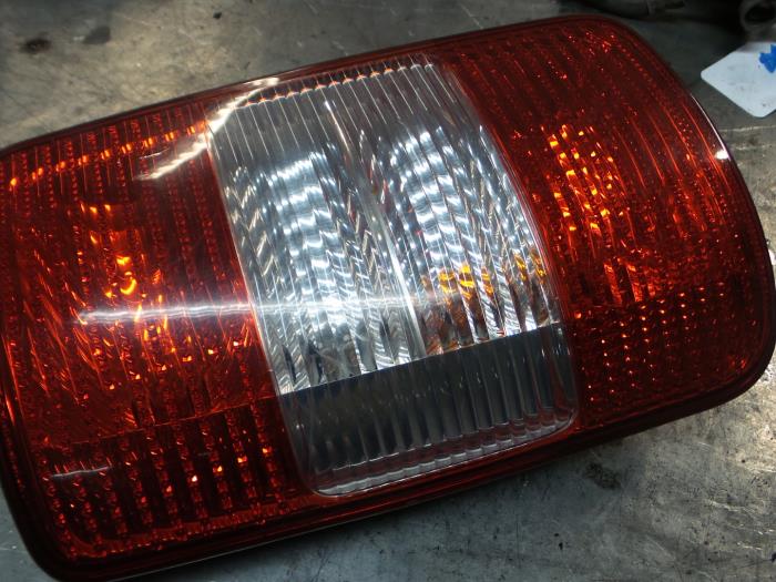 Volkswagen Caddy Achterlicht links