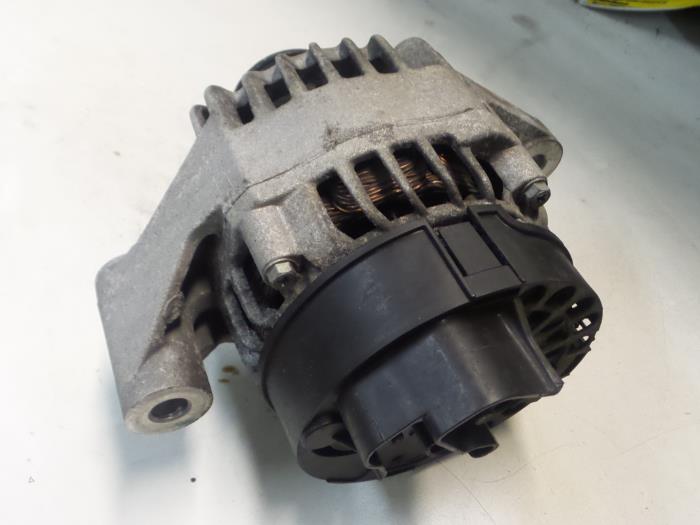 Dynamo van een Alfa Romeo Giulietta (940) 1.6 JTDm 16V 2012