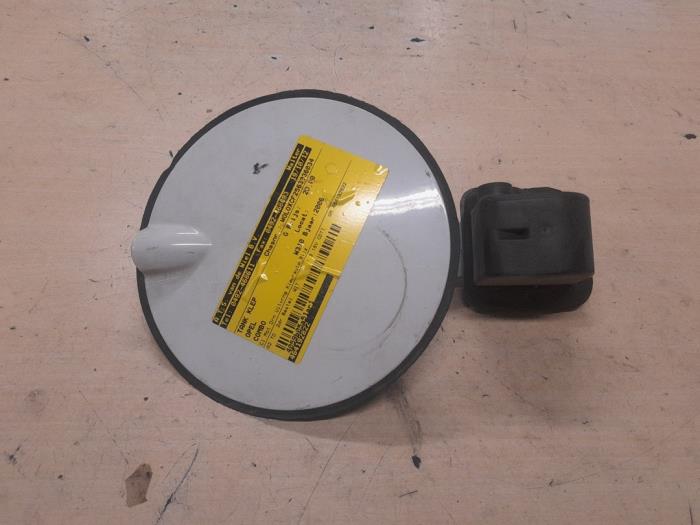 Opel Combo Tank Klep