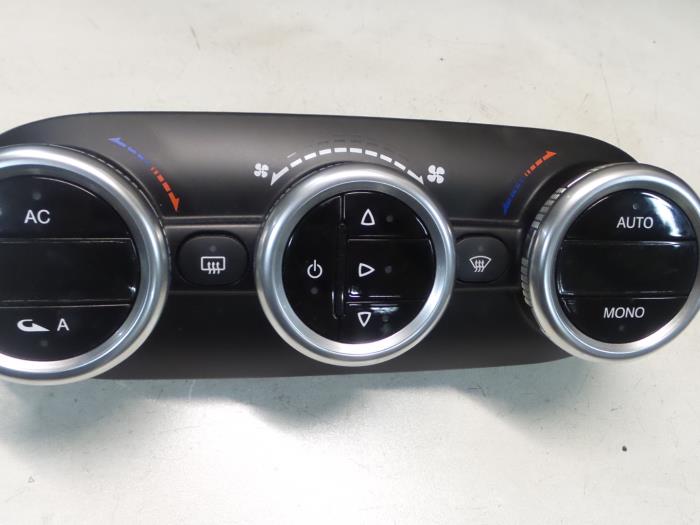 Alfa Romeo Giulietta Kachel Bedieningspaneel