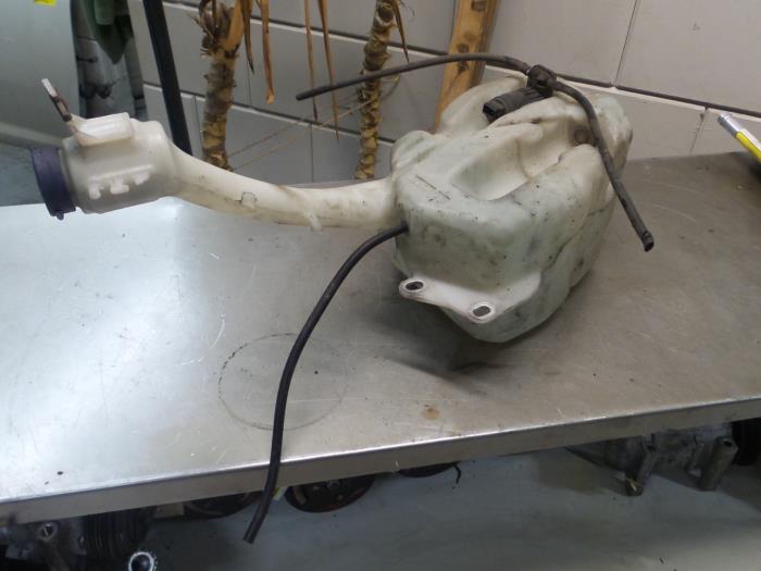 Alfa Romeo Brera Ruitensproeiertank voor