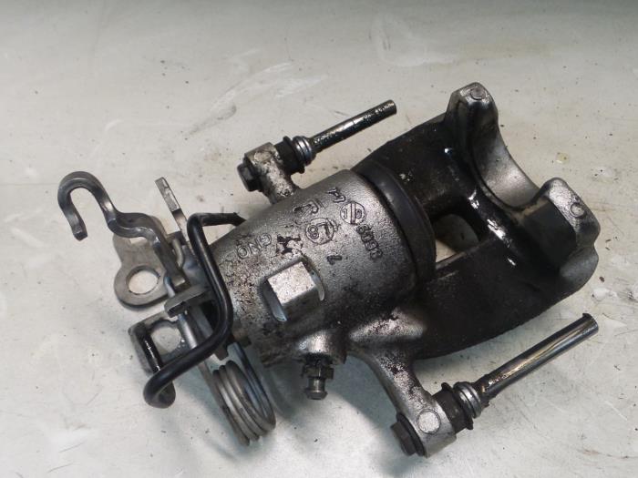 Volkswagen Caddy Remklauw (Tang) links-achter