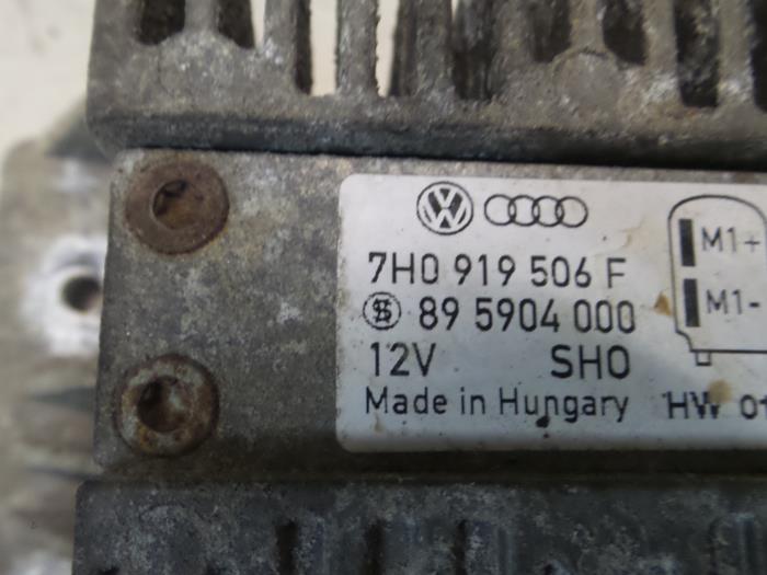 Computer Koeling van een Volkswagen Transporter T5 1.9 TDi 2008