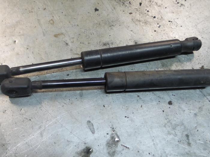 Alfa Romeo 159 Gasdemper links-achter