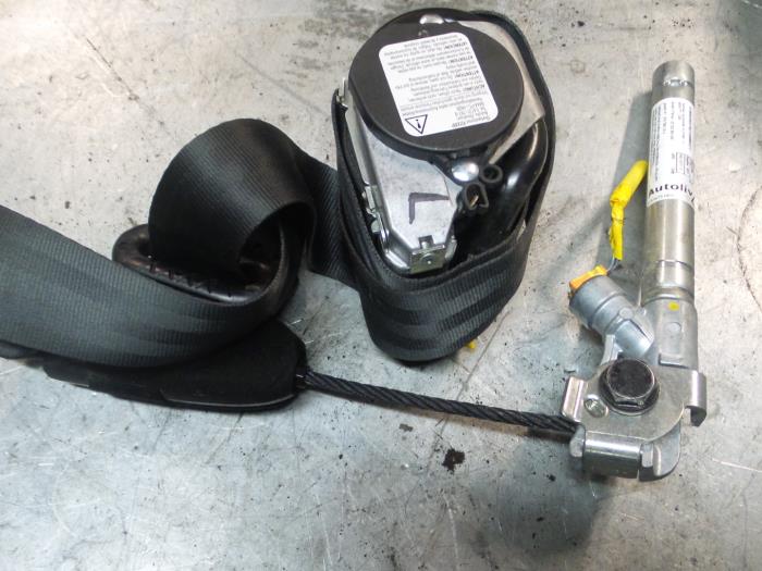 Alfa Romeo Mito Gordelspanner links