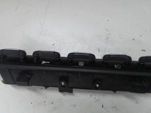 Gebruikte Mistlamp Schakelaar Alfa Romeo Giulietta (940) 2.0 JTDm 16V 170 Prijs € 45,00 Margeregeling aangeboden door A.T.S. van de Wiel