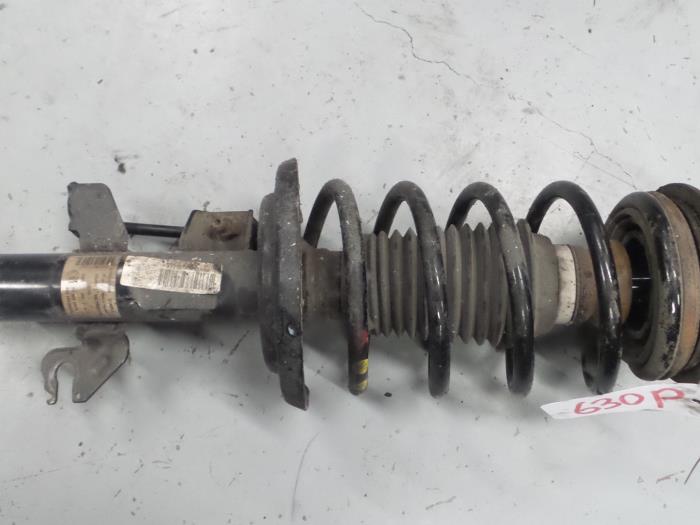 Alfa Romeo Giulietta Schokdemperpoot rechts-voor