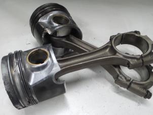 Gebruikte Zuiger Seat Ibiza IV SC (6J1) 1.4 TDI Prijs € 105,00 Margeregeling aangeboden door A.T.S. van de Wiel