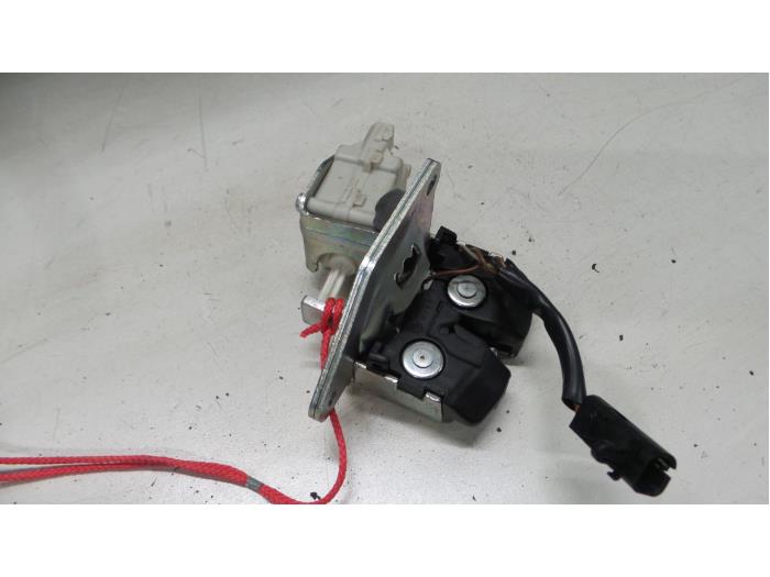 Alfa Romeo GT Slotmechaniek Achterklep