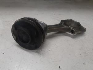 Zuiger van een Alfa Romeo 159 Sportwagon (939BX) 1.8 TBi 16V 2009