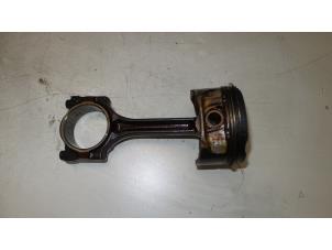 Gebruikte Zuiger Alfa Romeo Brera (939) 2.2 JTS 16V Prijs € 75,00 Margeregeling aangeboden door A.T.S. van de Wiel