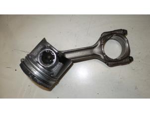 Gebruikte Zuiger Alfa Romeo Brera (939) 2.4 JTDM 20V Prijs € 40,00 Margeregeling aangeboden door A.T.S. van de Wiel