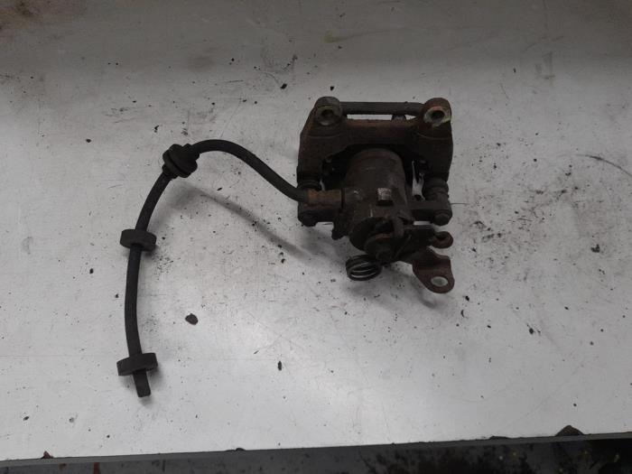 Alfa Romeo 156 Remklauw (Tang) rechts-achter