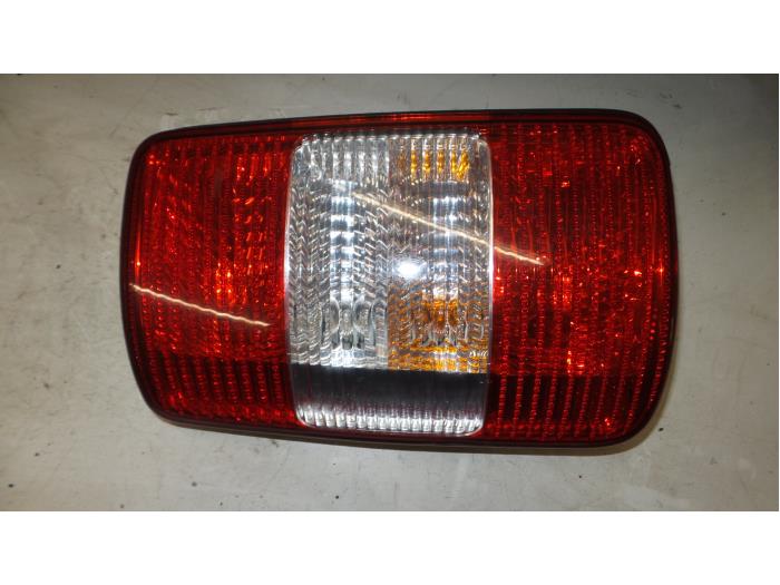 Volkswagen Caddy Achterlicht links